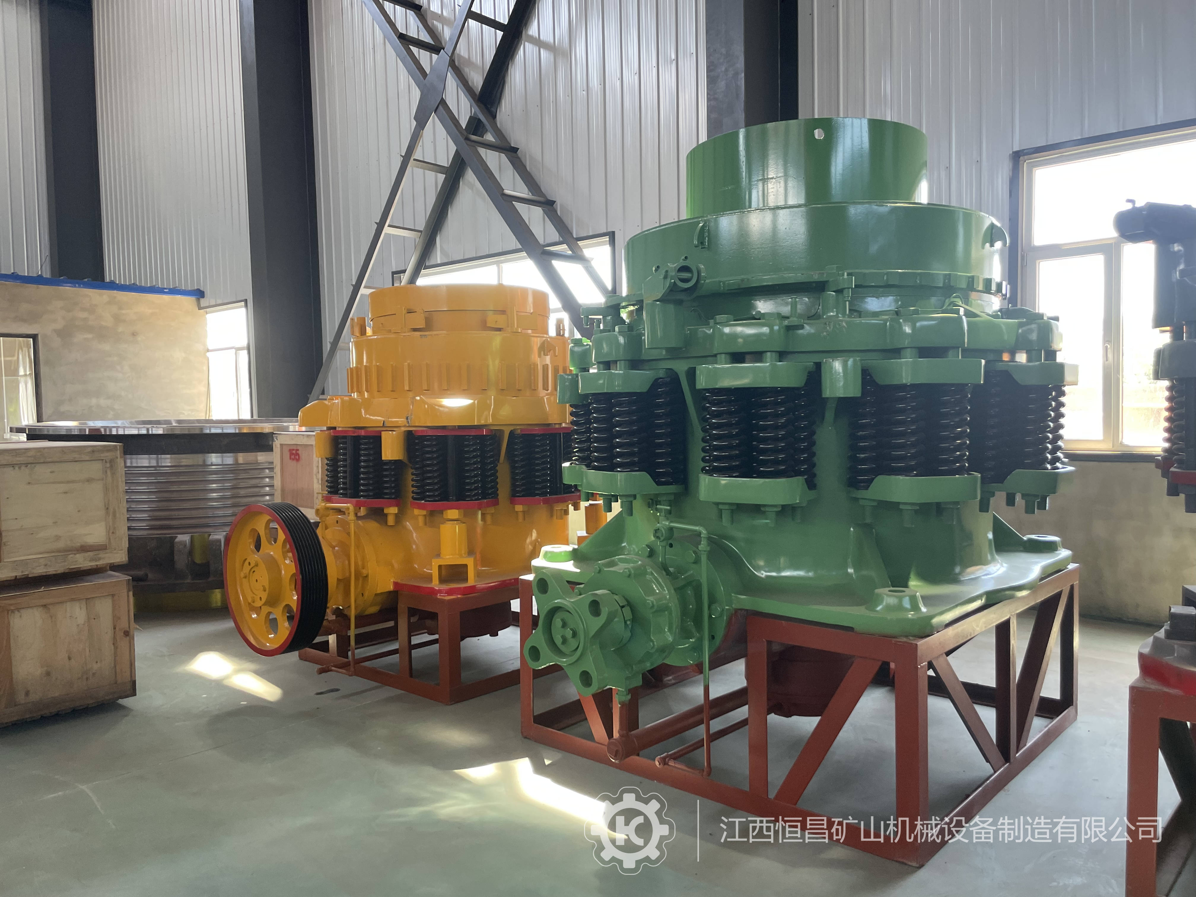 Chromium ore crushing equipment PYD1200 multi cylinder cone crushing machine with a production capacity of 80 tons in the stone plant