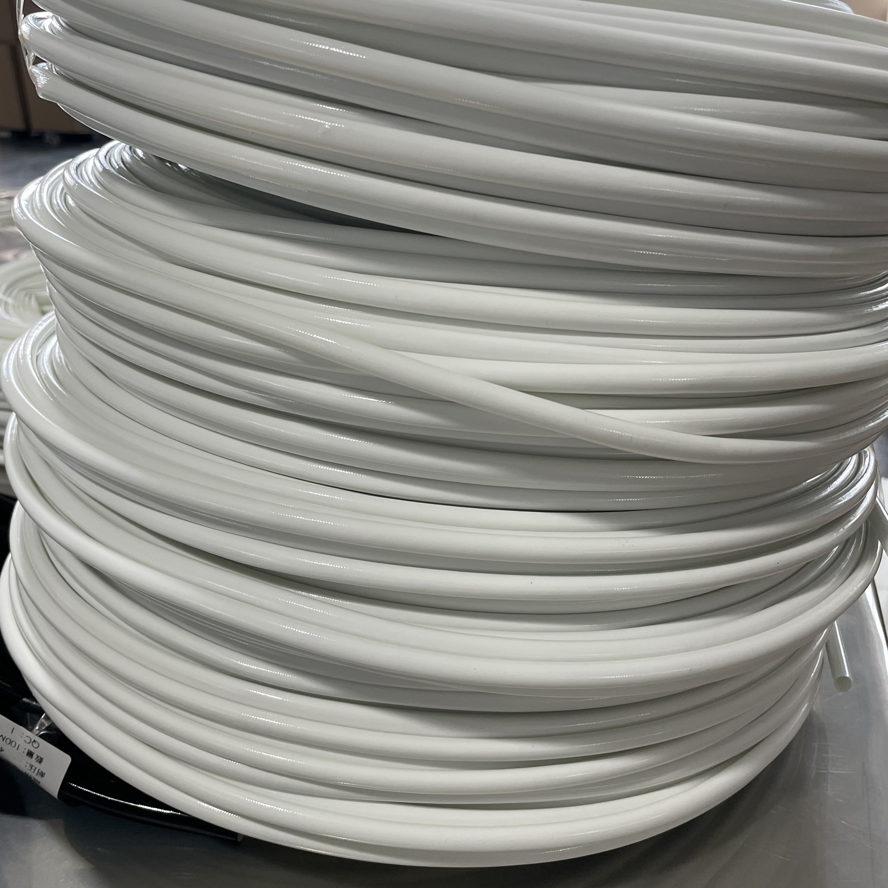 Wholesale insulation materials from manufacturers: fireproof, heat-resistant, 250 ℃, H-grade glass fiber sleeve 5mm white