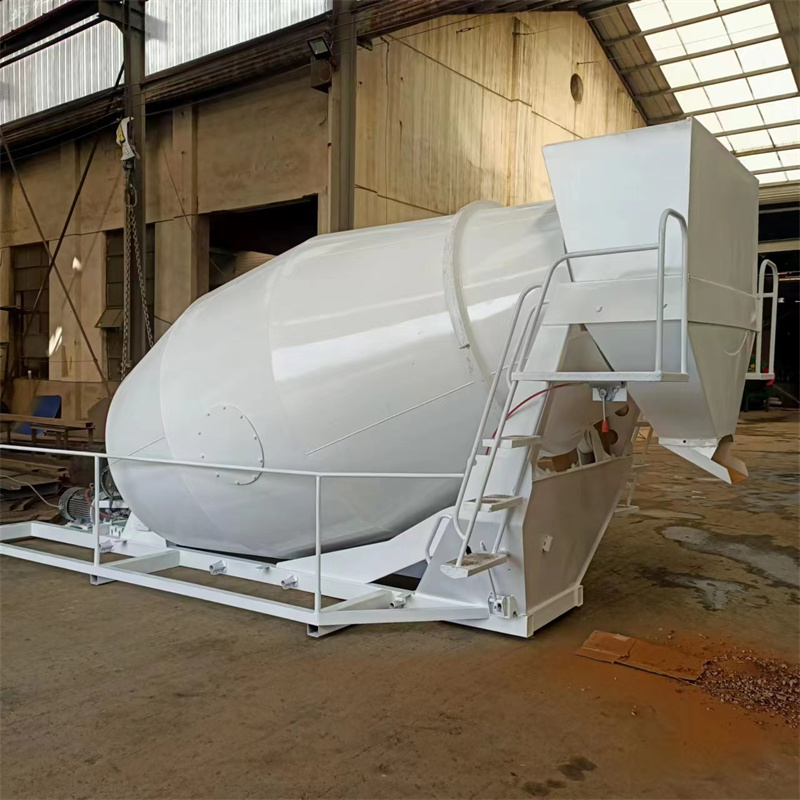 Junde Electric's cement concrete mixing tank with a volume of 2-10 cubic meters has a low mixing residue rate during on-site operations