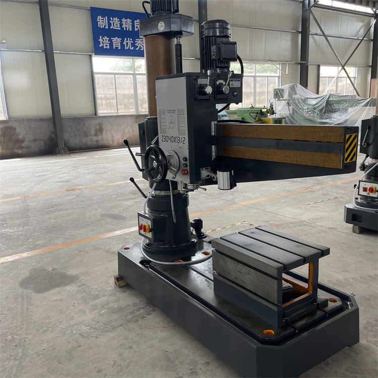 New universal second machine Z3040X13 single column radial drilling machine carburizing gear