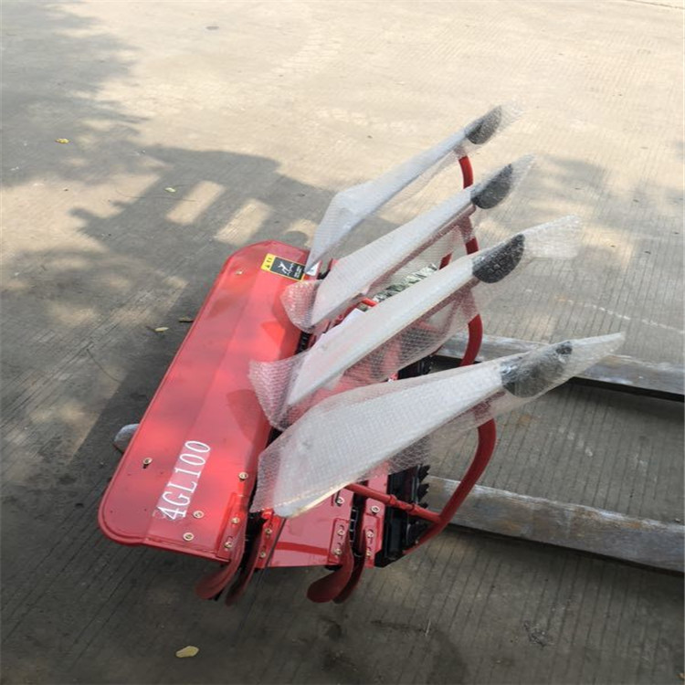 Handheld integrated rice and wheat harvester, new crescent plate harvester, wheat and alfalfa blade harvester