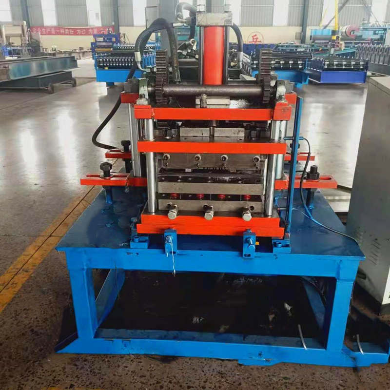 Color steel forming 600 type large square plate buckle machine equipment fully automatic fence plate forming machine