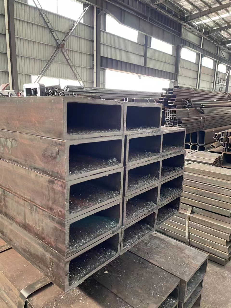 Supply 16MN seamless square pipe 80x70x8 regular pipe cutting rectangular square steel pipe processing factory