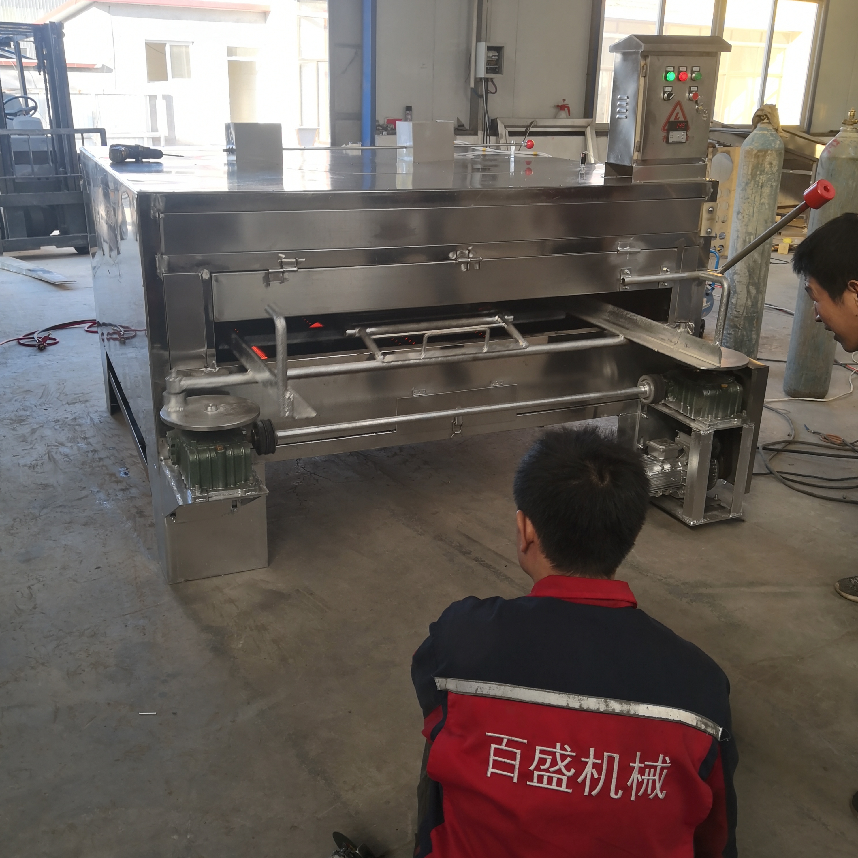 Fully automatic fish skin and bean baking machine BSH-80 type remote fish skin and peanut baking furnace