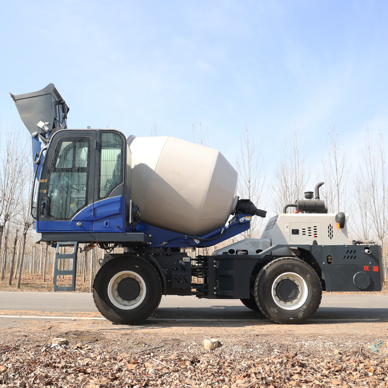 Self unloading and loading mixer truck, 2.4 square meter small concrete mixing tank truck, used for leveling rural self built houses