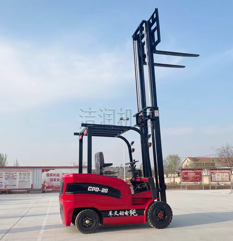 Years of experience and quality assurance in direct supply of fully electric stacker forklift trucks by manufacturers