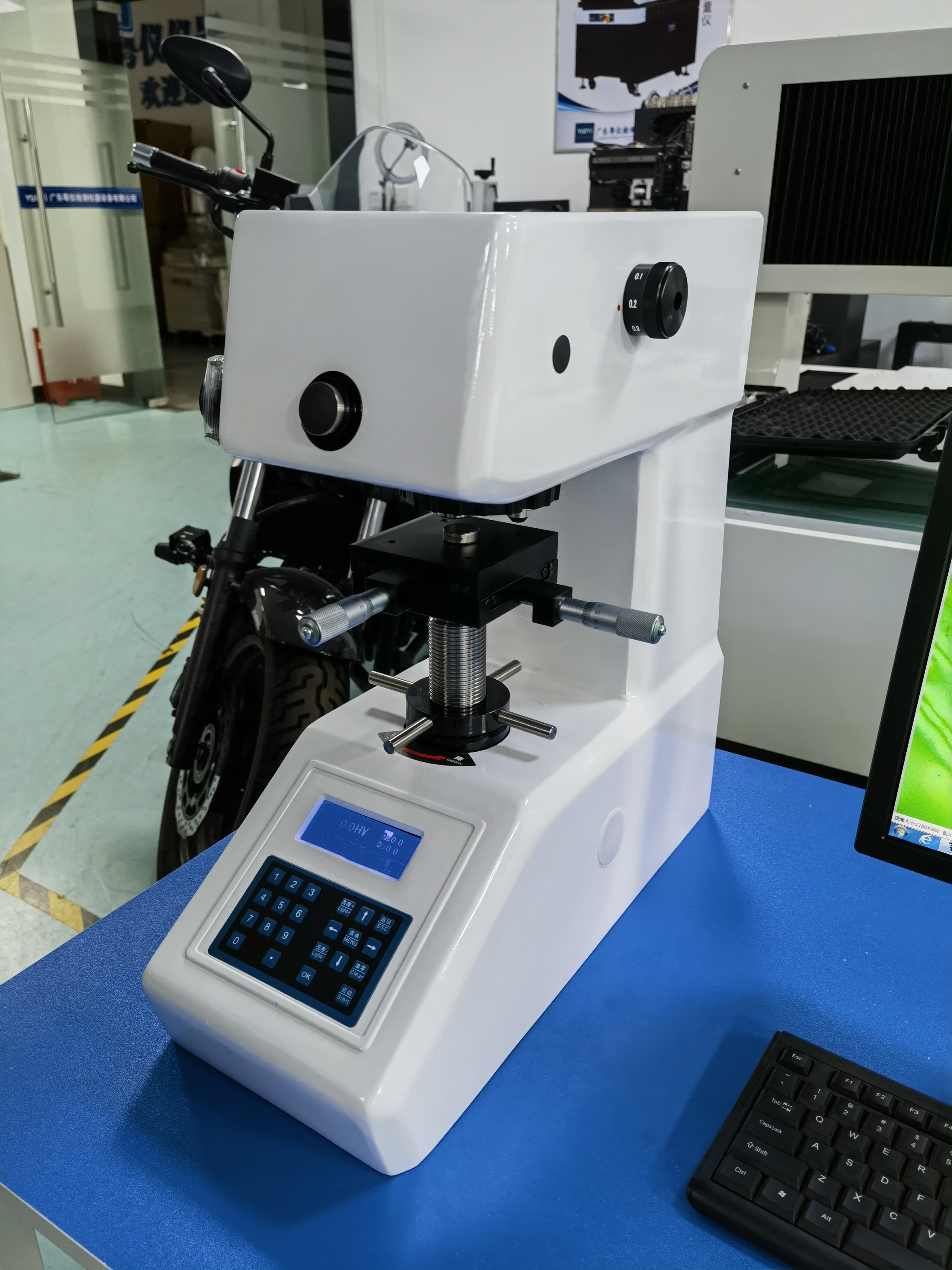 Automatic turret Vickers hardness tester LHV-10Z digital display micro Vickers hardness tester