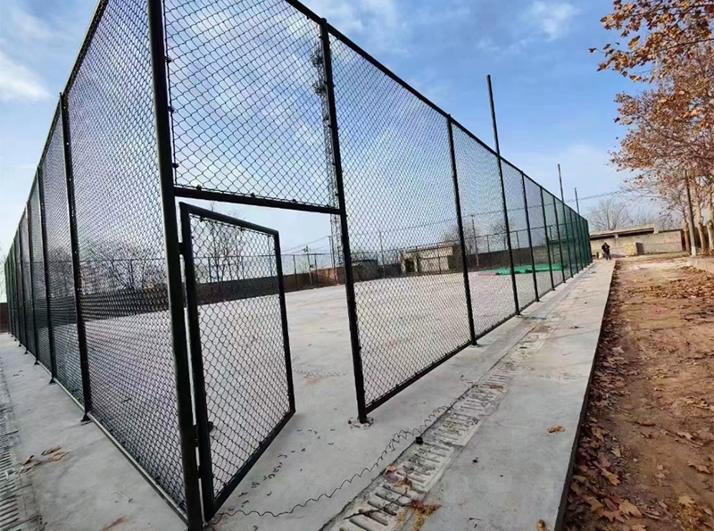 Basketball court Fence net Stadium protective net Diamond shaped plastic coated hook mesh PE plastic coated playground combination fence