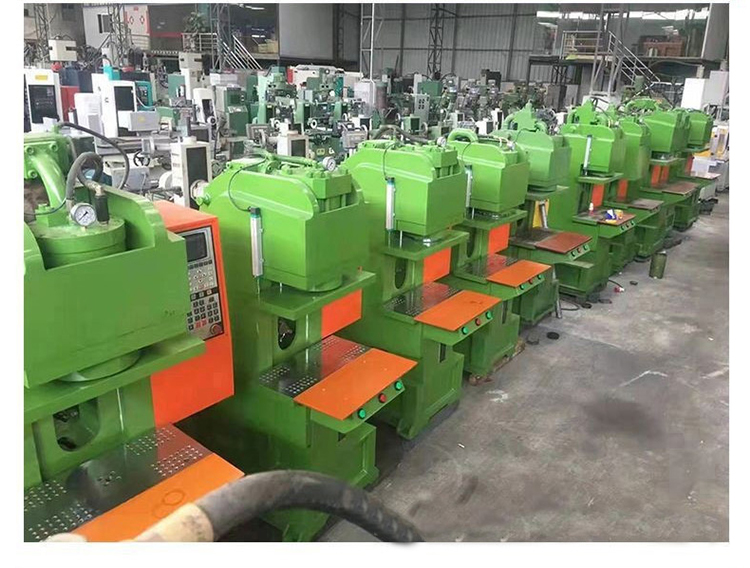 Sell at a low price, praise Baisu skateboard injection molding machine, mother chain, Japanese character chain, key chain, vertical injection molding machine