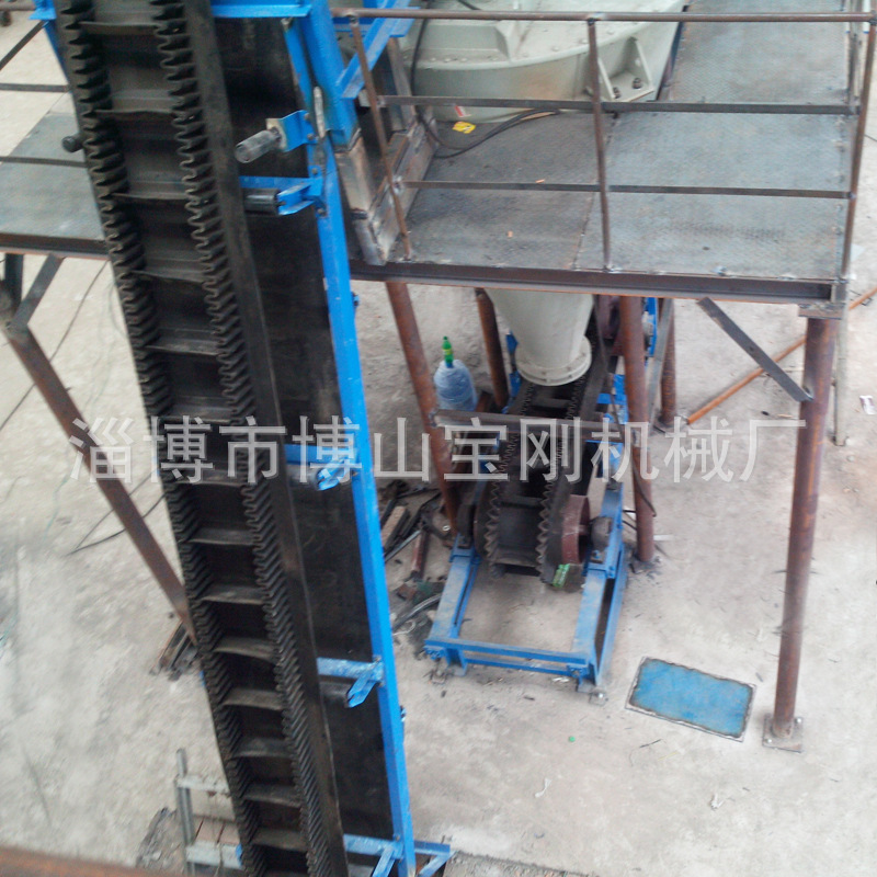 Climbing conveyor, feeding machine, mechanical DJ type large angle edge blocking conveyor, construction machinery accessories