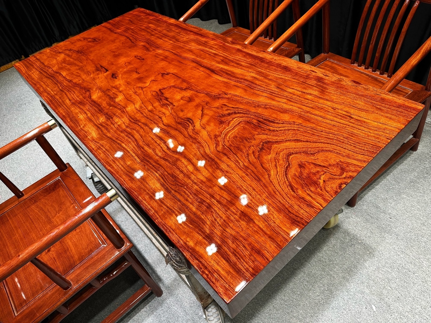 Yuanmufang Ba Hua solid wood board 171 * 82 * 10.3 natural edge Brazilian pear wood boss table high-end tea table