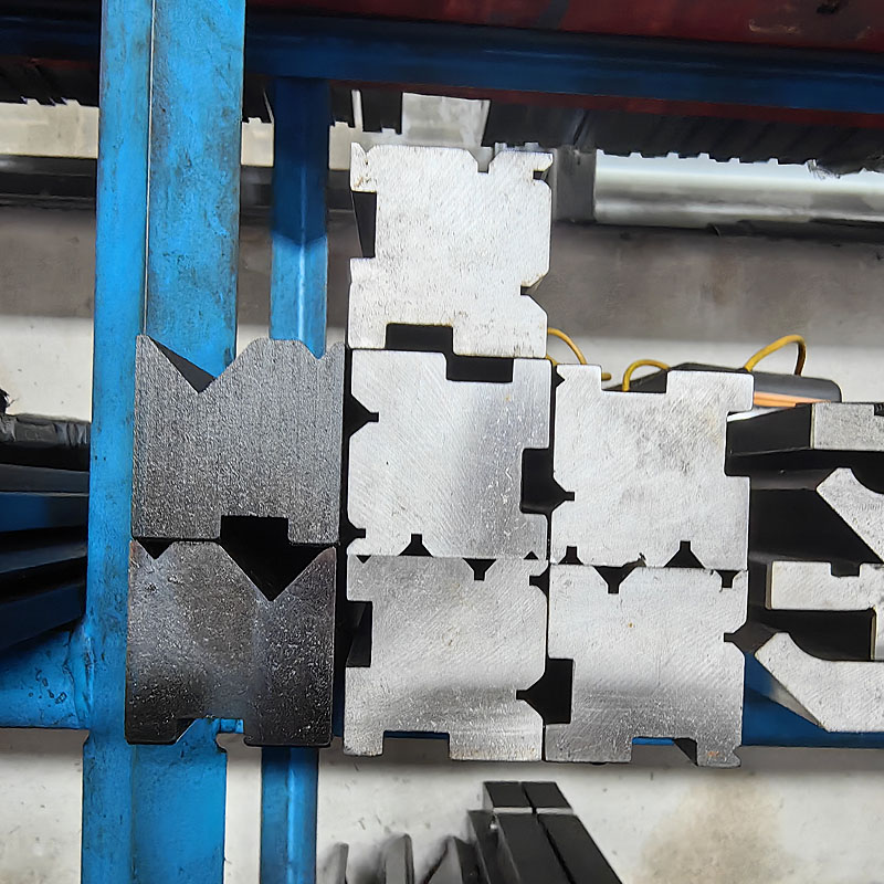 Zhixin Press brake mould CNC bending forming Press brake lower mould has good heat hardness and high hardness