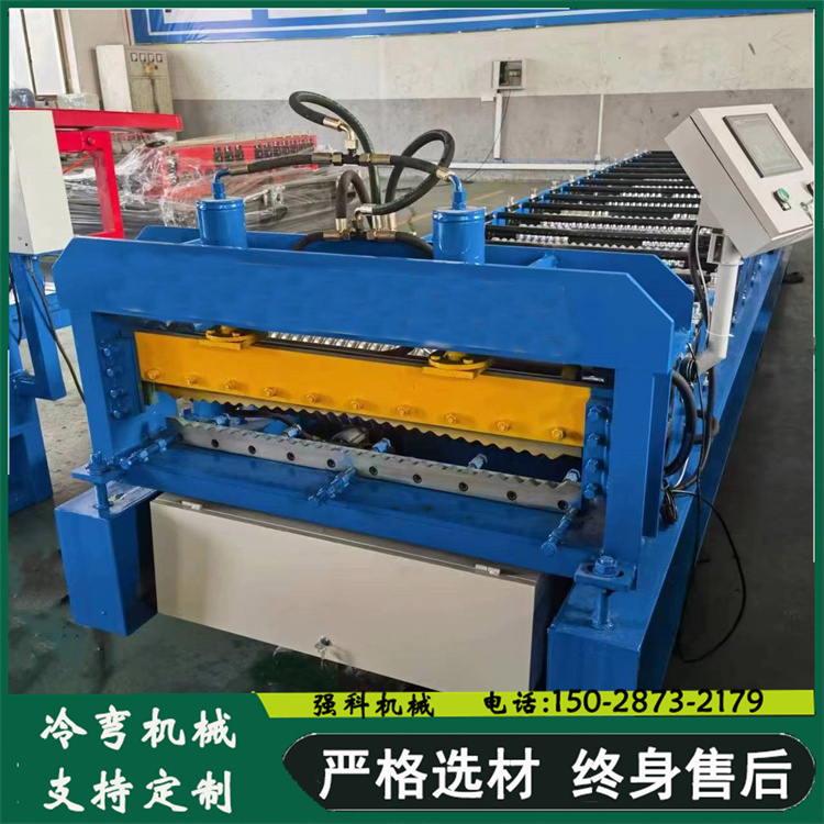 Qiangke conveyor rain cover pressing tile machine, color steel corrugated plate bending machine, customized according to needs