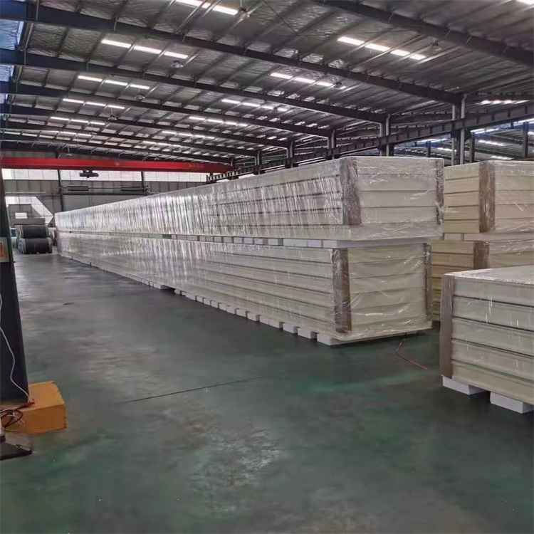 200 thick polyurethane cold storage board insulation integrated board partition board B1 grade fireproof board supplied by Blue Sky manufacturer