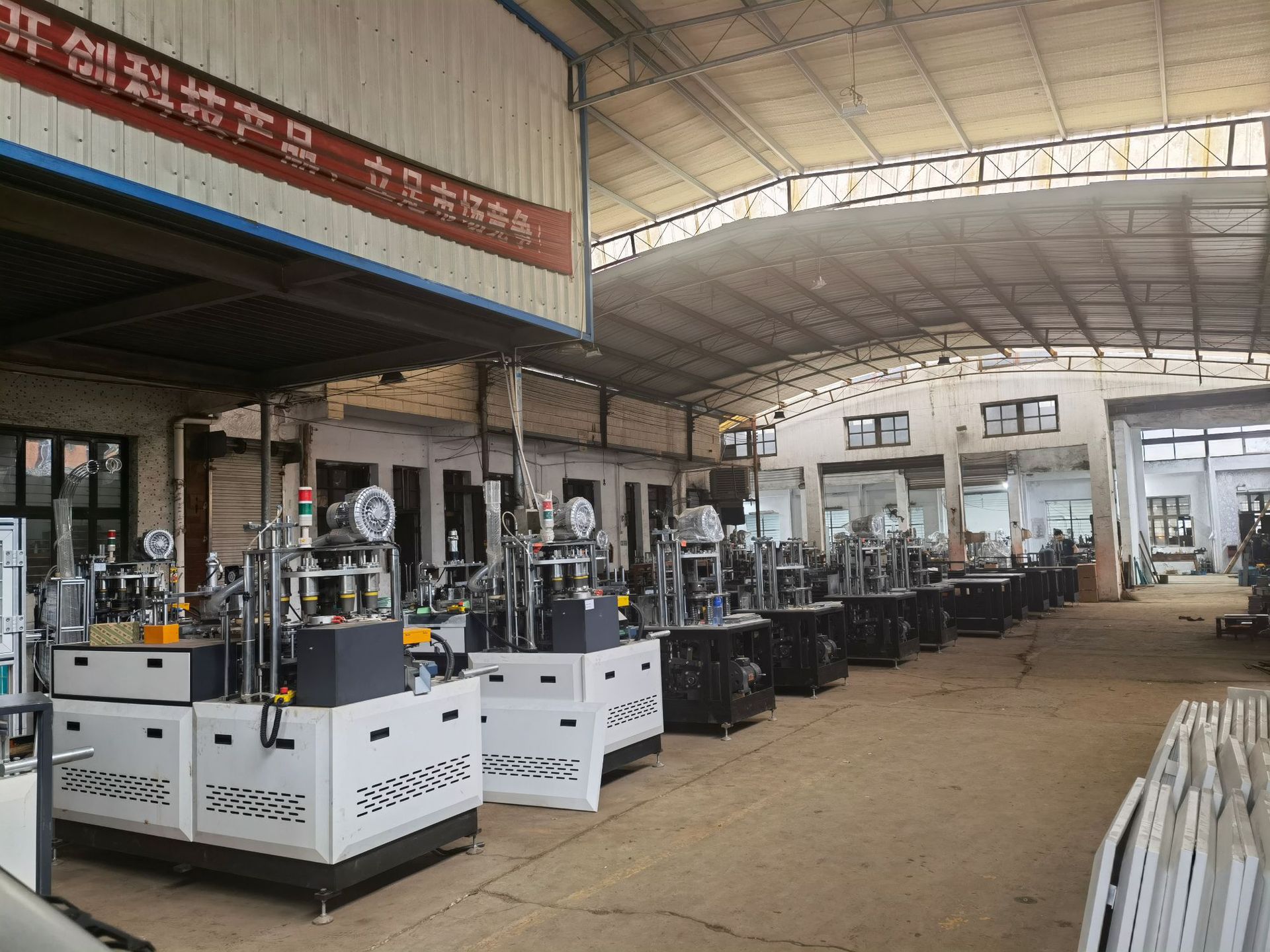 Direct supply fully automatic disposable paper bowl machine, takeout packaging, lunch box forming machine, aluminum foil coating paper bowl machine