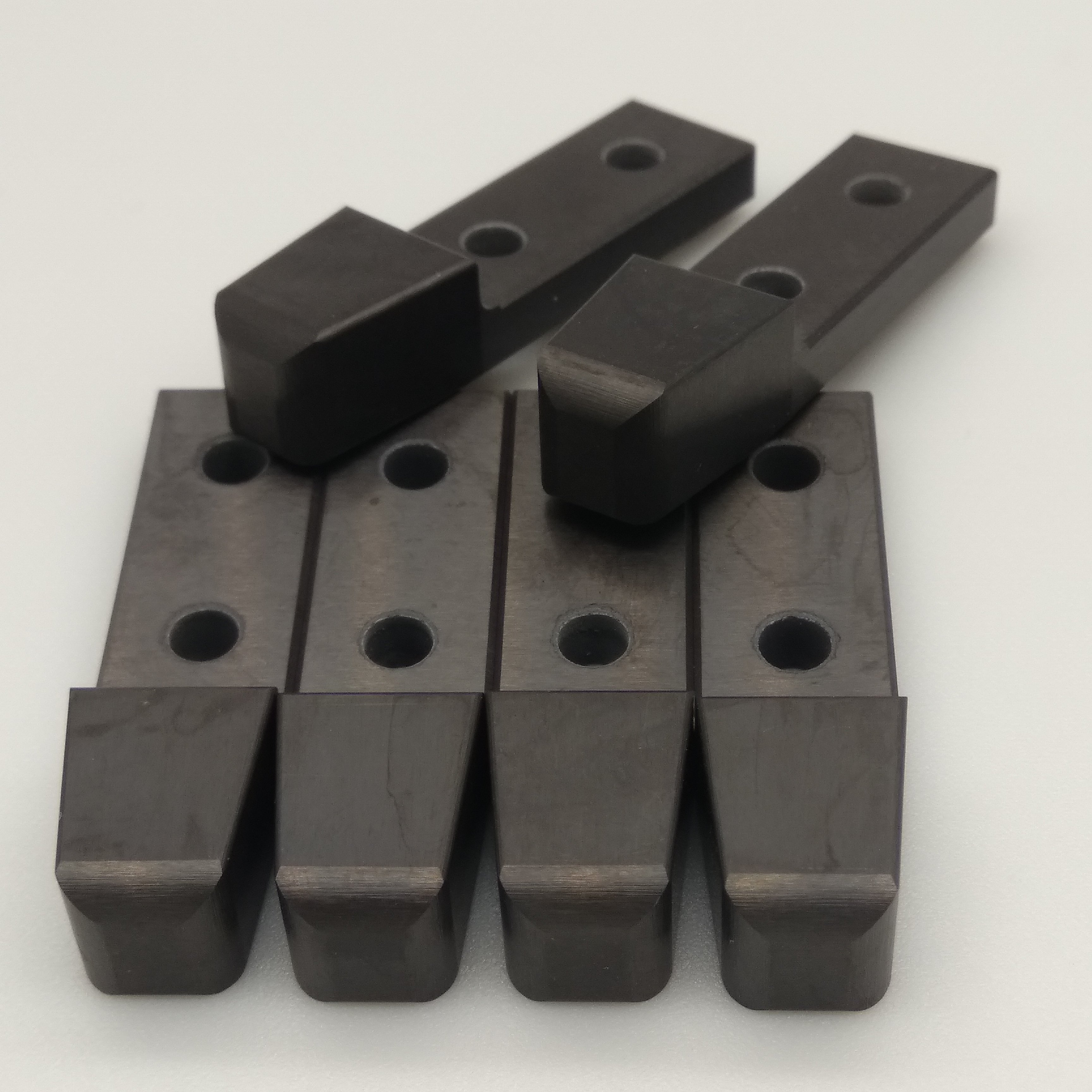 【 Customized various specifications 】 Silicon nitride ceramic positioning blocks, welding, non magnetic, spot welding values