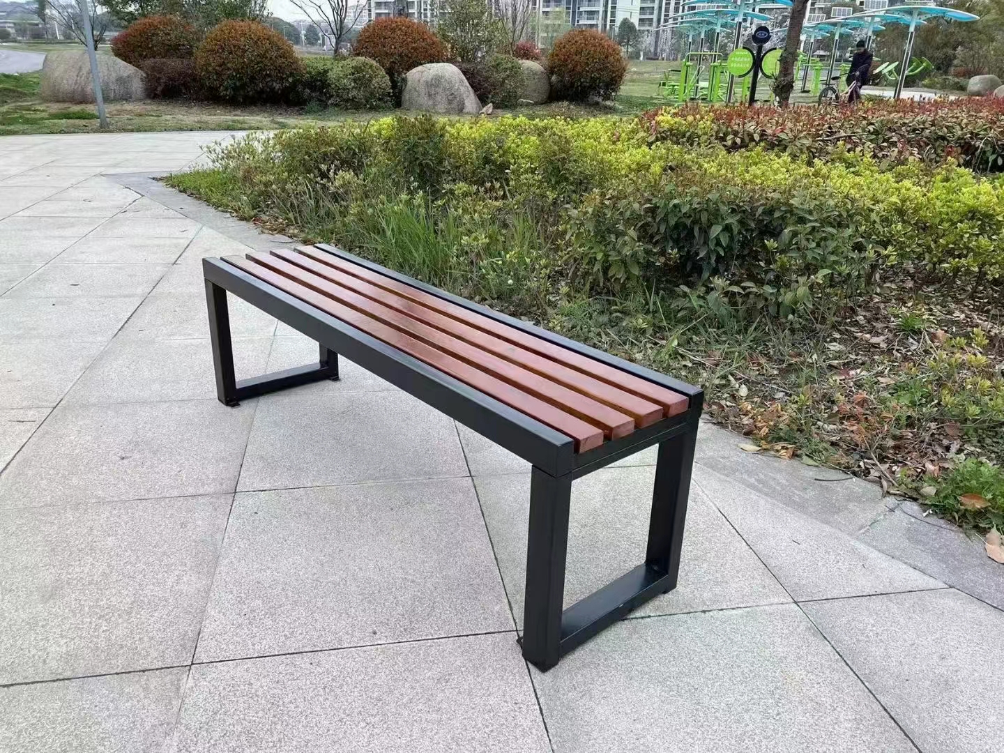 Customized outdoor tables, chairs, benches, plastic wood outdoor leisure seats, anti-corrosion wood, stainless steel tree stool in the park square