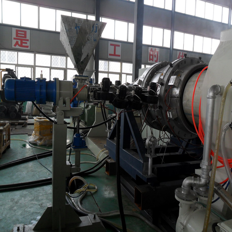 Tenghai PE insulation pipe equipment one-step insulation pipe machine plastic extrusion production line