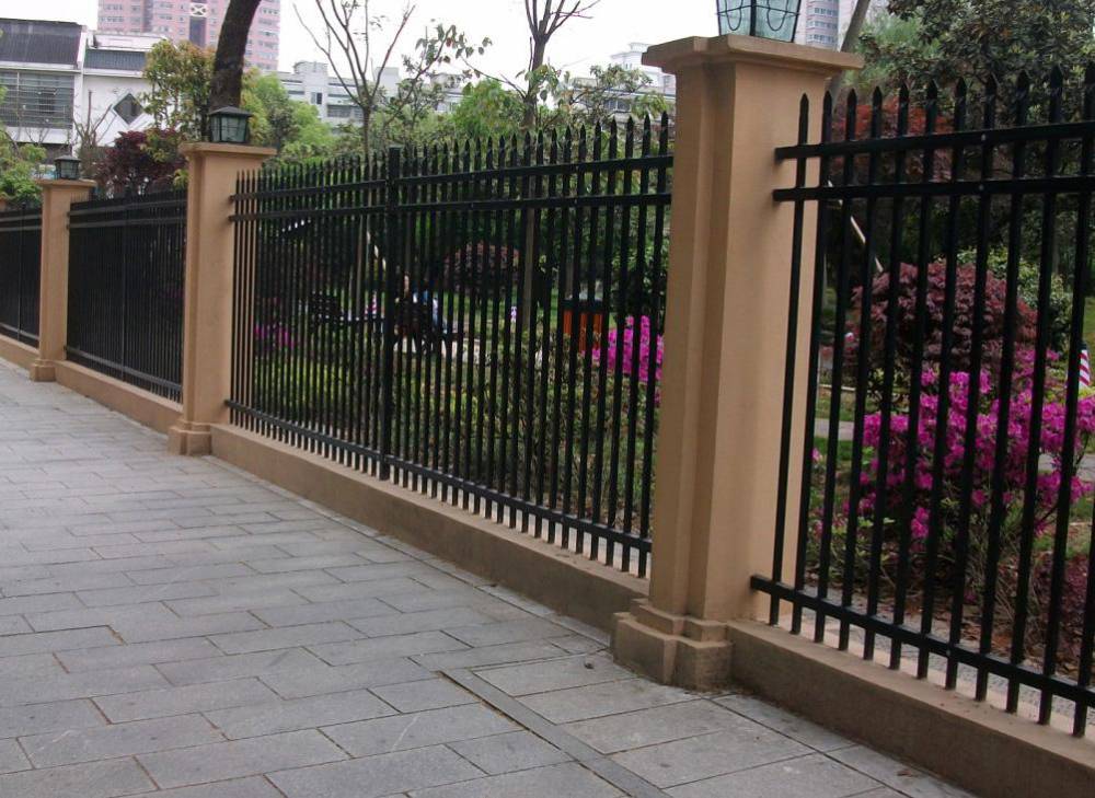 Zinc steel guardrails in residential areas, courtyard isolation guardrails, outdoor villas, iron protective fences, school factory walls, guardrails