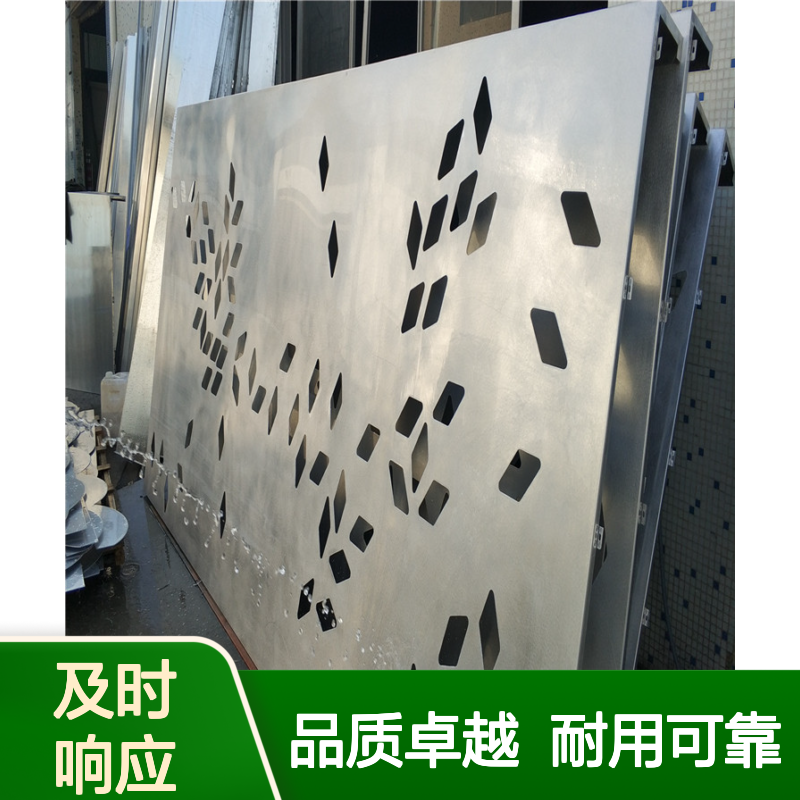 银灰色市政工程吊顶铝单板冲画铝板装饰材料