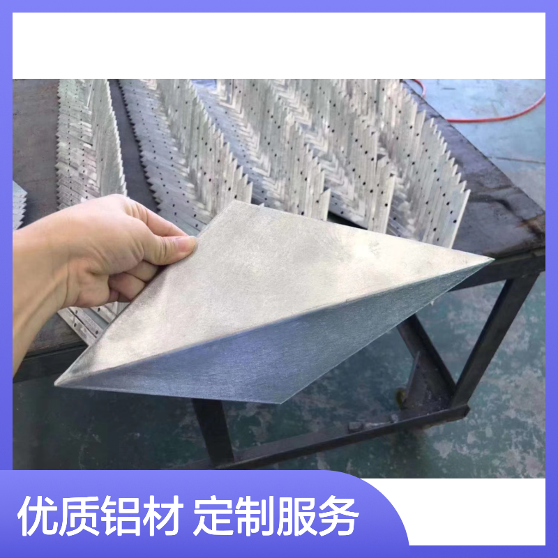 青色展览馆：探索未来科技与自然之美的梦幻空间 加工定制 是