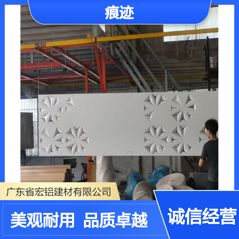 棕色外墙下的老街韵味：岁月的痕迹与现代生活的融合 生产周期 9天