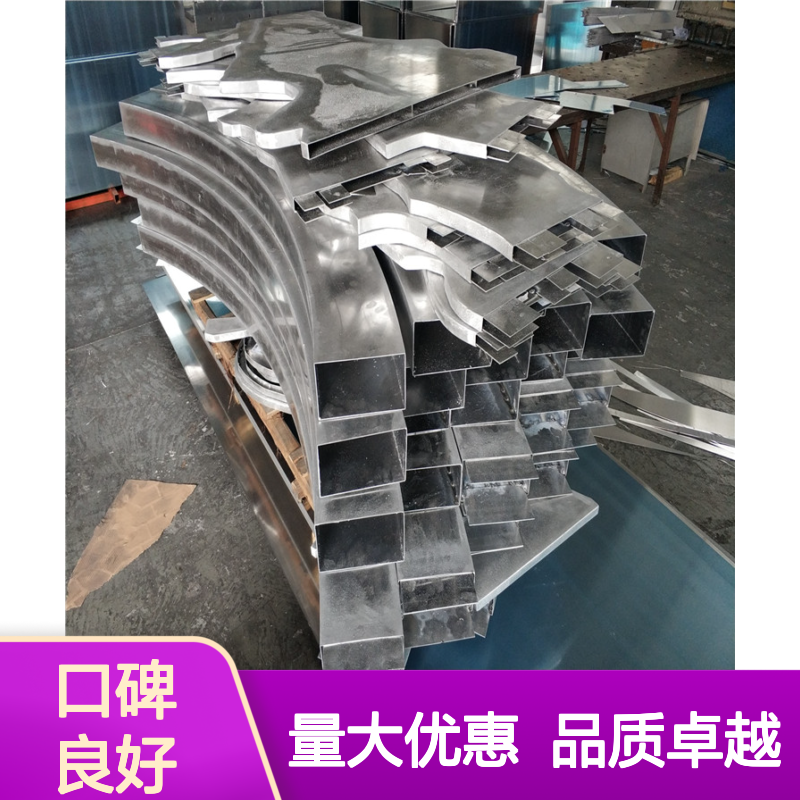 香槟色屋檐金属幕墙板 2.5铝单板 轻质抗震 施工便捷