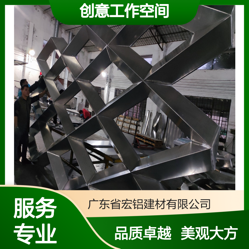 咖色办公室：温馨而沉稳的创意工作空间 表面色彩 彩色喷涂