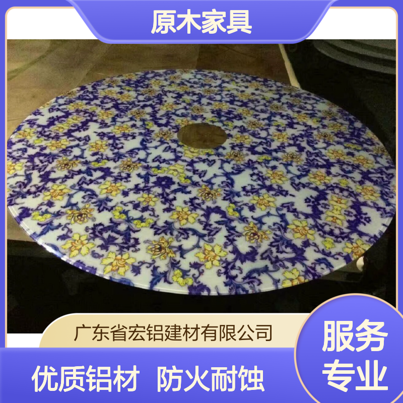 棕色室内静谧午后光影与原木家具的温馨对话 形状 雕花