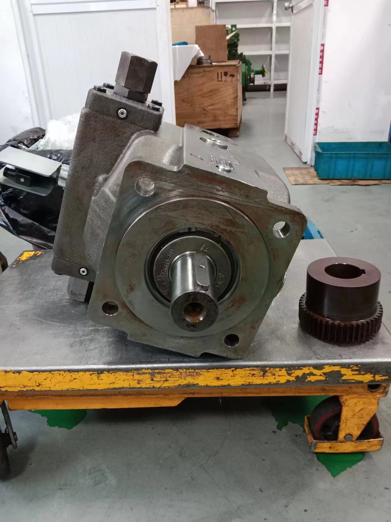 Maintain Bosch Rexroth hydraulic oil pump manufacturer A4VSO 180 for power plant pressurization