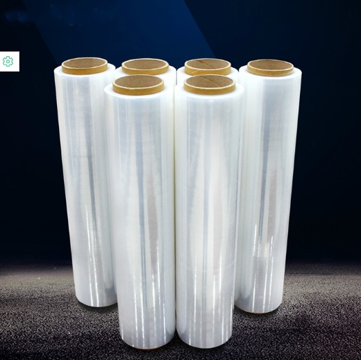 Industrial experts choose stretch film for hand packaging with a net weight of 3 kilograms and a width of 50cm, wrapped in transparent packaging