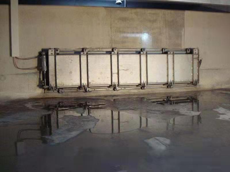 Stainless steel hydraulic door flushing system with multiple models and specifications of storage tanks