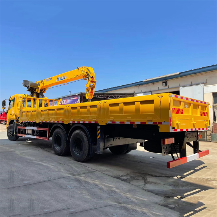 Dongfeng K5 rear eight wheel 12 ton truck mounted lifting capacity self-provided crane manufacturer