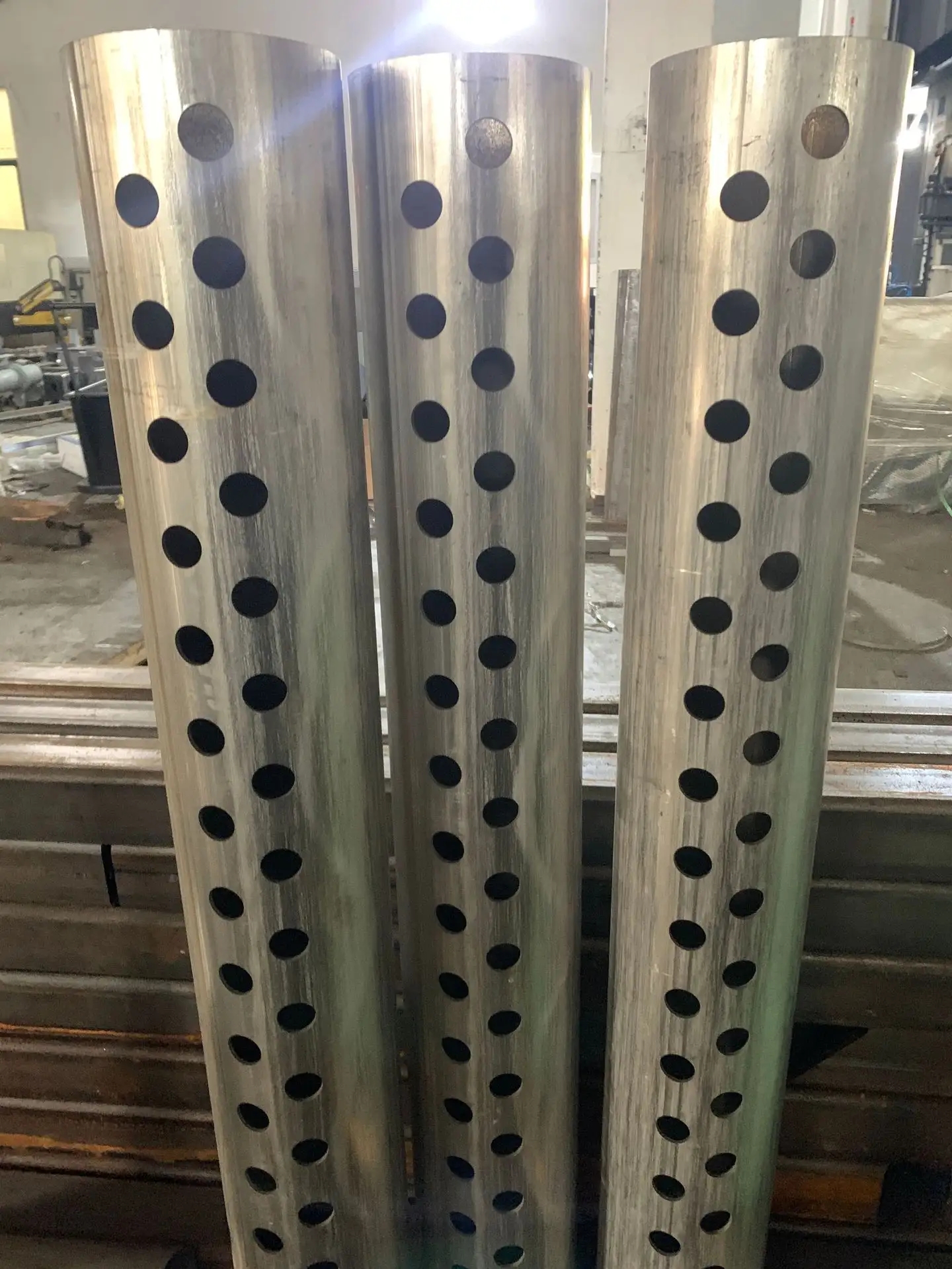 Dainan stainless steel plate manufacturer, medium thick plate, cutting circular shaped parts, 304 disc plate