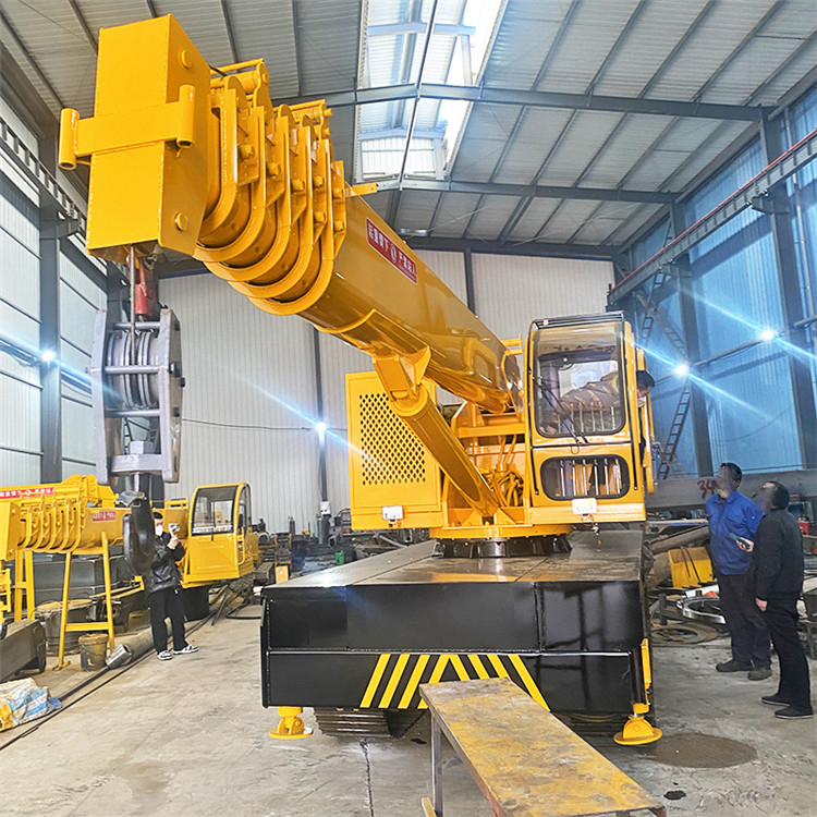 Construction site dedicated crawler crane with four hydraulic support legs, steel crawler hook machine, chassis modification crane