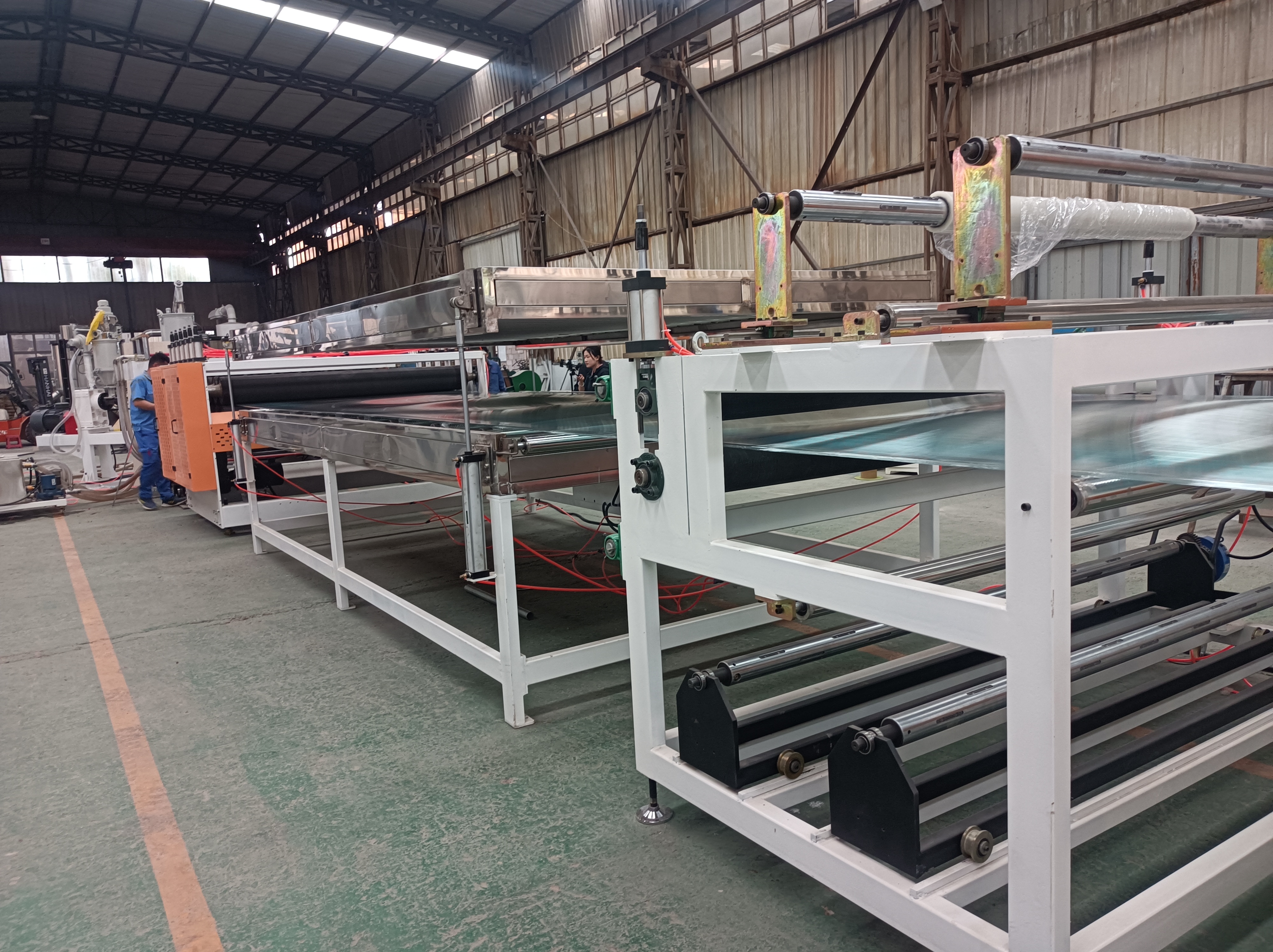 Tenghai PC Sunlight Board Equipment Plastic Hollow Board Production Line Daylight Board Machine