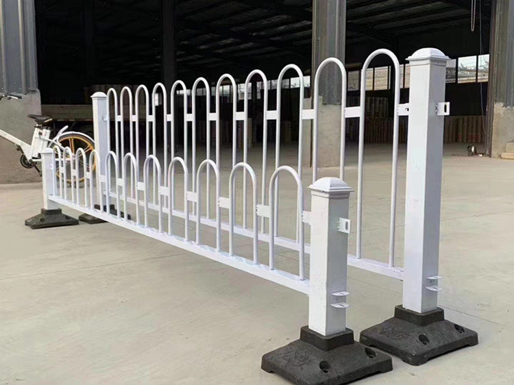 Conventional Blue Baicheng Traffic barrier Road Central Municipal Road Fence Isolation Anti collision Barrier