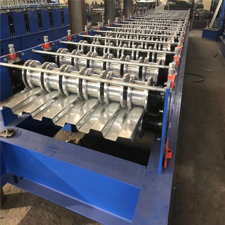 New 700 high-strength steel fully automatic carriage plate equipment, customized by Longxing for car carriage slotting machine