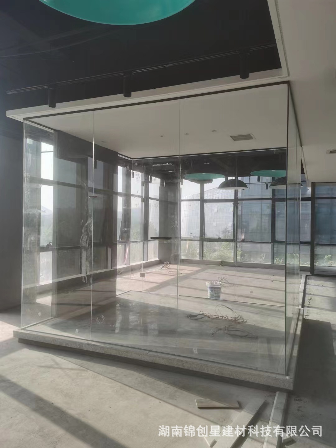 Office glass partition wall, double glass louver partition, hotel office glass partition, fireproof partition