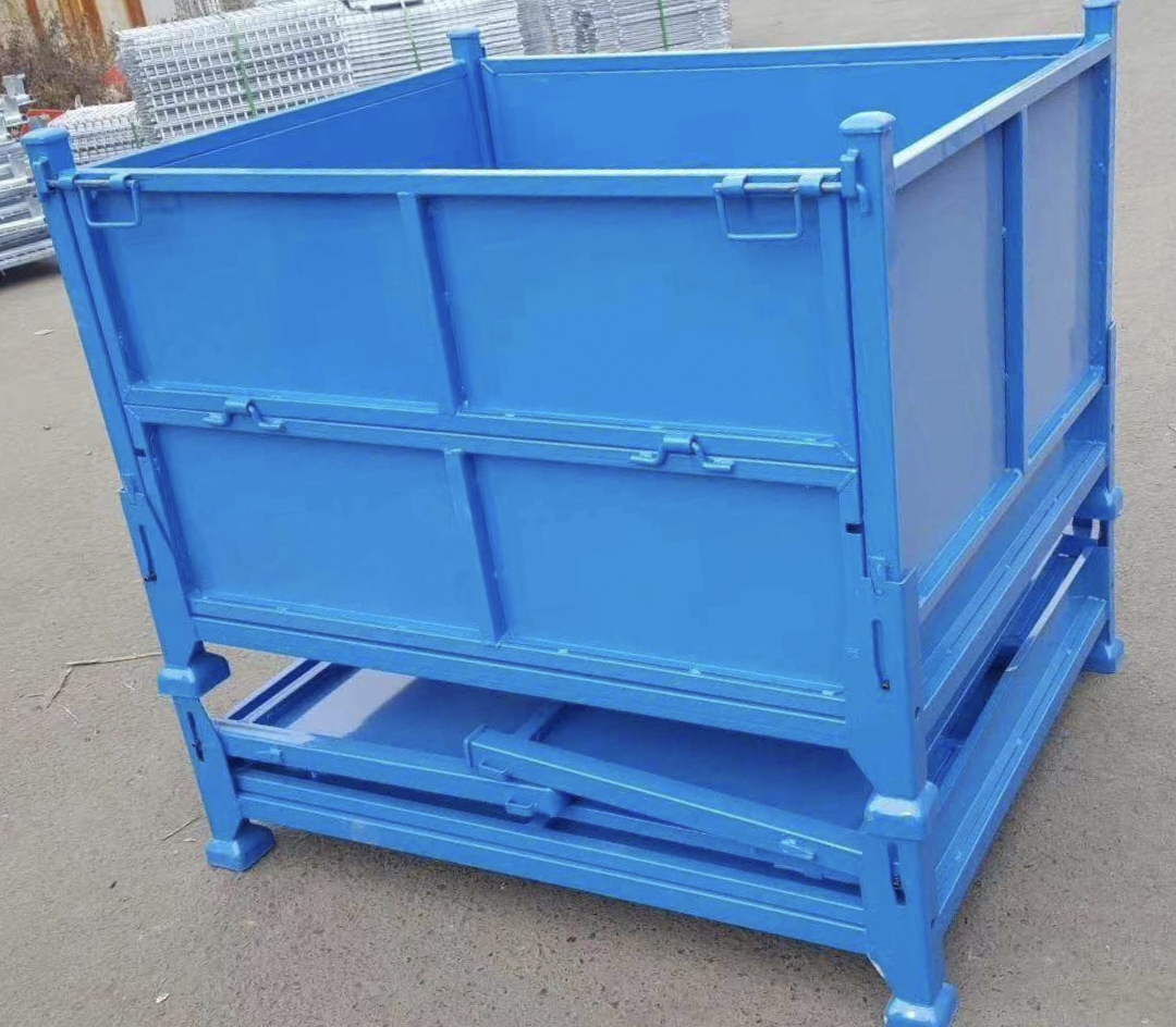 The turnover iron basket, heavy-duty folding rack, and stacking rack are made of high-quality steel with complete specifications and are customized by the manufacturer