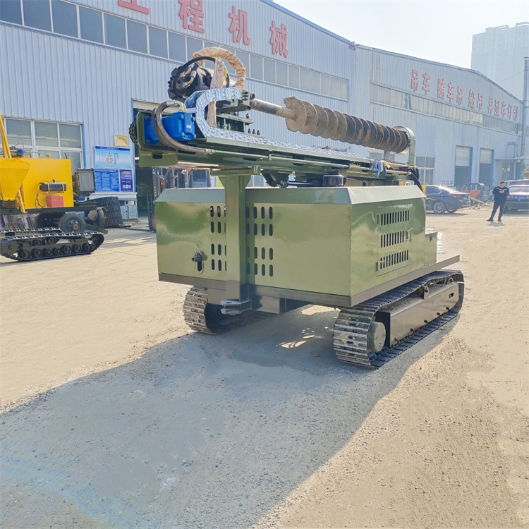 Solar power station spiral drilling machine photovoltaic pile driver crawler drilling machine desert land