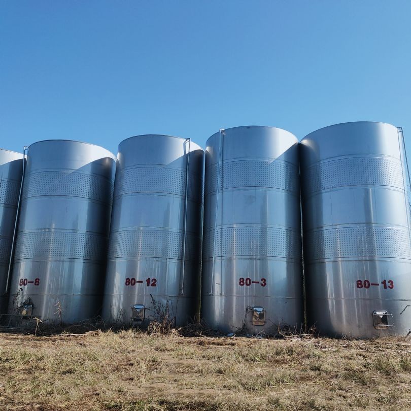 Sale of second-hand 50 cubic stainless steel pressure storage tanks with good sealing performance, spot method