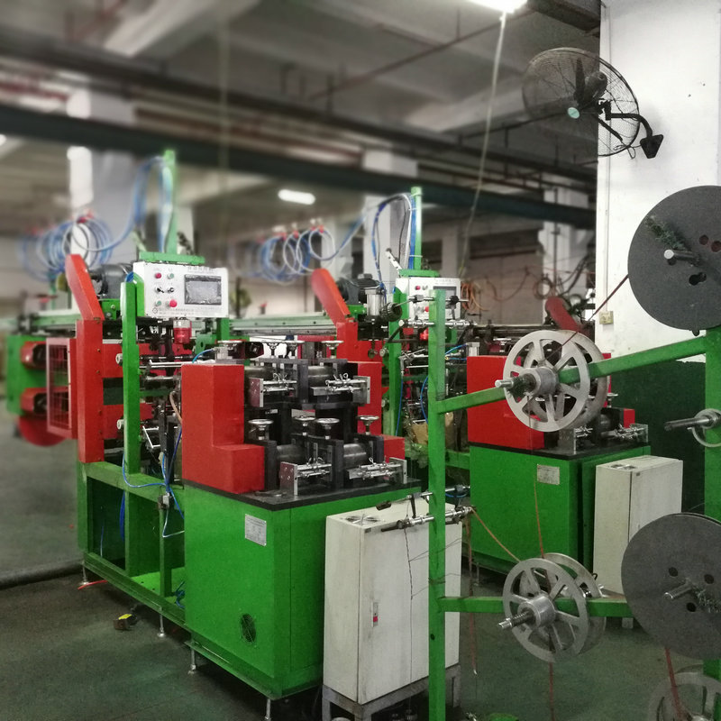 Fully automatic four line leaf pulling machine, star vine pulling machine, Christmas tree marathon machine, leaf ironing machine supplied by the manufacturer