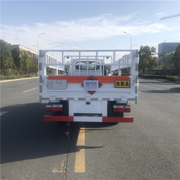 Blue brand light truck Dongfeng Tuyi gas cylinder truck, diesel/gasoline dangerous goods transport vehicle, 3m 3 warehouse railing type dangerous goods truck