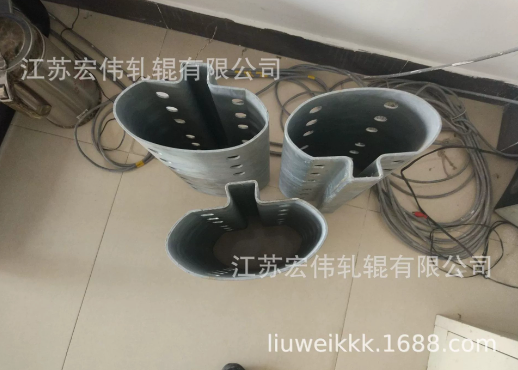 Cold Bend Road Administration Pipe Replacement Processing for Expressway Collision Prevention Hot Dip Galvanized Double Three Wave Guardrail Plate Replacement Mold and Unit