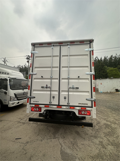 Foton Aoling 4m 2 Box truck 2m 1 inner diameter Cummins engine sales telephone