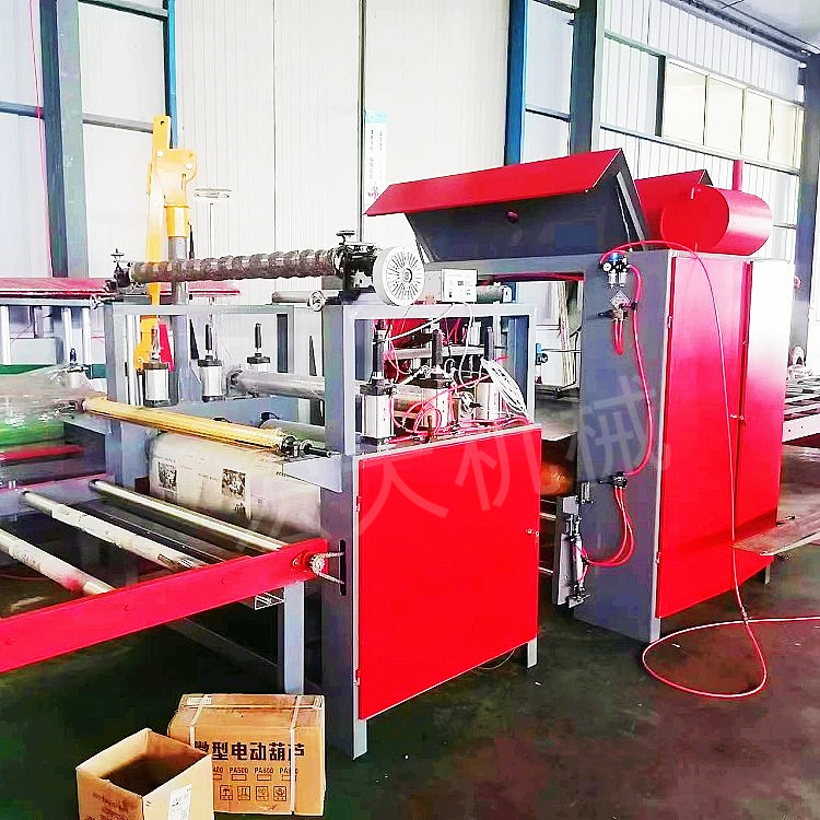 New cold and hot dual-purpose adhesive film flat pasting machine, aluminum honeycomb board, European pine board, wood veneer veneer veneer machine can automatically up and down the board