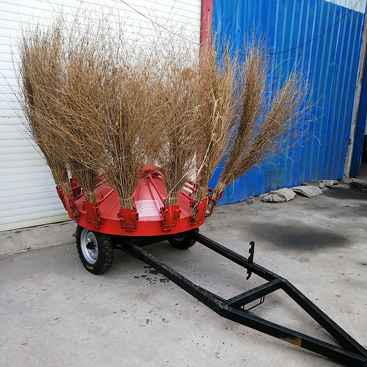 8 bundled broom type road sweepers in the factory area, broom sweeping vehicles, wind and fire wheel folding broom cleaning vehicles, road cleaning