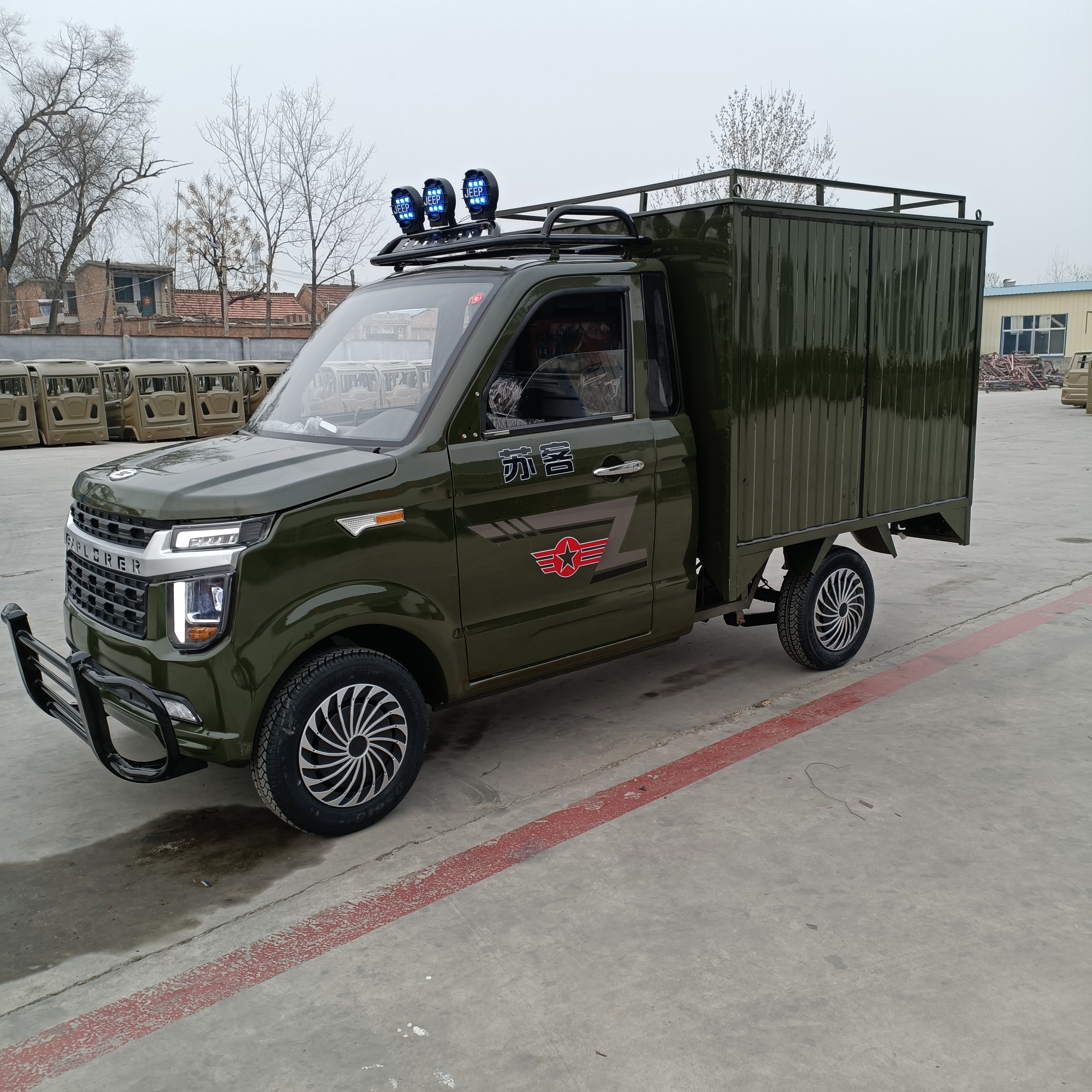 Electric four-wheel Cart box truck semi enclosed pickup truck