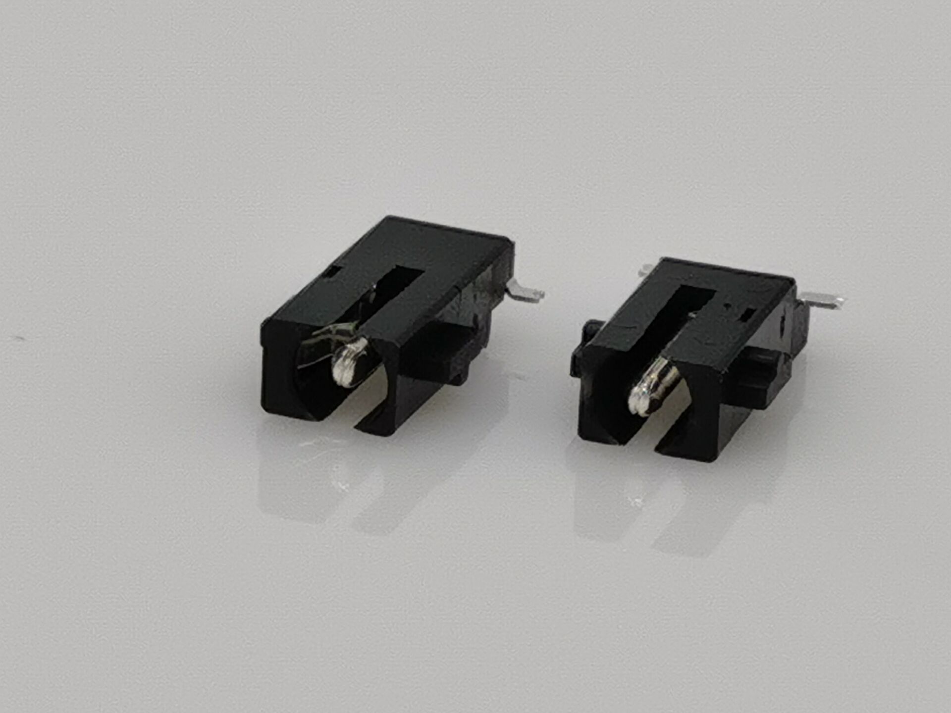 Sink Plate High Current Bus Interface DC-064 Dongjin Aircraft Power Socket 1.65-pin DC Charging Stand JACK